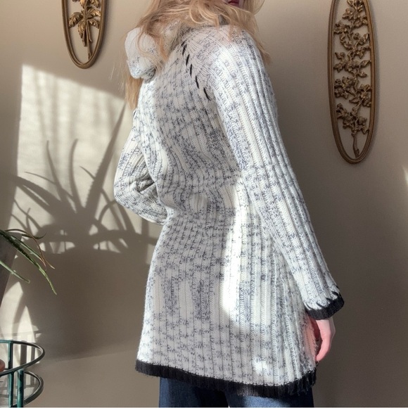 Papillon Y2K Black and White Knit Cardigan - Picture 7 of 8